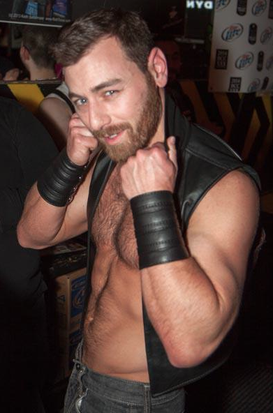 cu4xs6: for hot hairy men, muscles, leather, suits and bareback action follow me on:www.tumb