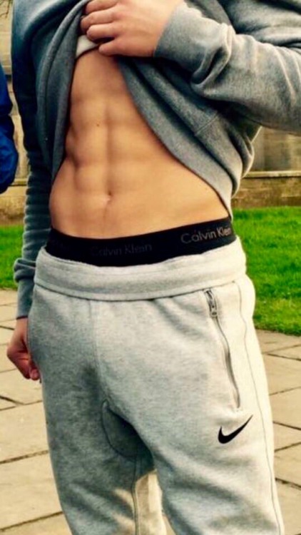 luvhugeyoungcocks: toonchavlad: toonchavlad.tumblr.com Yes please Bod is fit as fuck. Now le