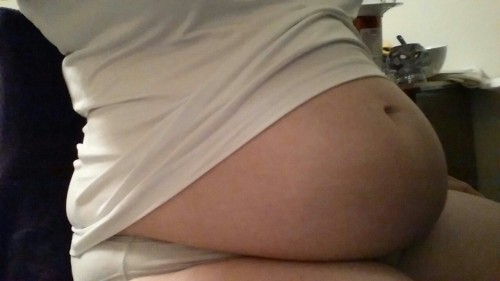 Porn Pics curvyselflove: Photos of my 226.9 lbs belly