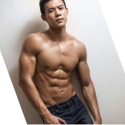 asianmalemuscle:  chinesemale:  @jonahgoh