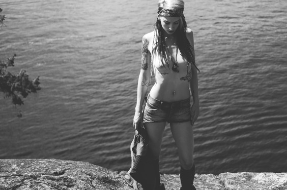 ricklegal:  @stormyent on a cliff. By Rick Legalworldofcreation