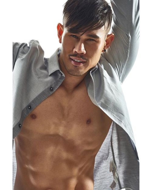 Model: VINCENT TRANPhotographer: KELL NGUYEN