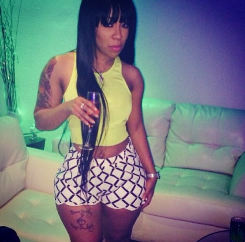 neenablanco:  Kmichelle  Neenablanco.tumblr.com