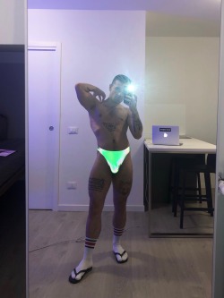 frederickrave:Instagram: @mrfreddykrave 