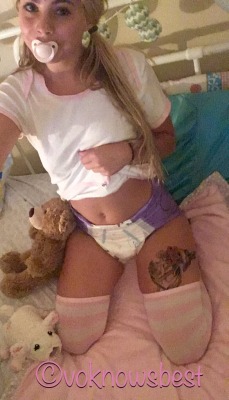 voknowsbest:  A few of my favorite things about being little and getting ready for bed  🍼 you always get to wear really comfy and cute pjs and sockies to protect your piggy toes from the cold 🍼 soothing pacis help you sleep and relax  🍼 there’s