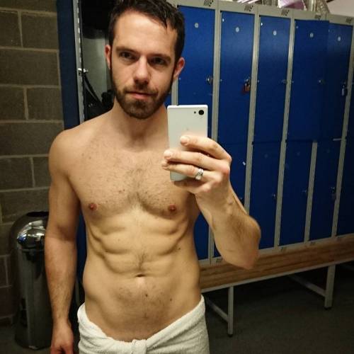 A return to the #Friday #selfie - just in time to train for summer holidays. #abs #gym #beard #steve