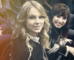  "@ddlovato: Breathe - Taylor Swift""@taylorswift13: @ddlovato I love you!" 