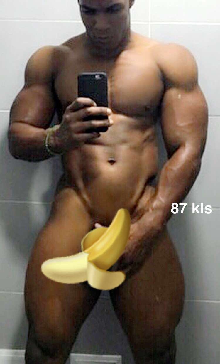 gymguy211:  Andres Olave snapchat: gymguy21