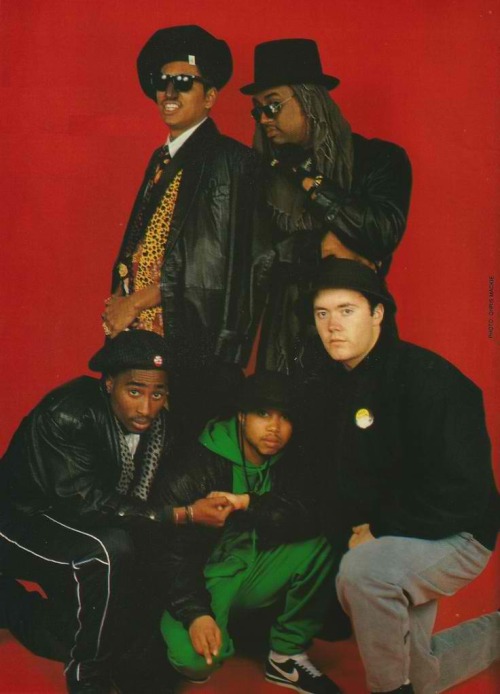 ynobebony:  I’m Shock G, the one who put the satin on your panties. 