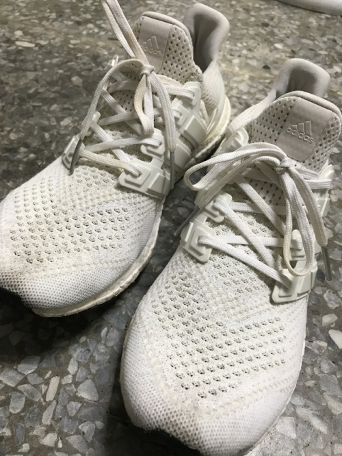 eddieyun: Ultra Boost WHITE