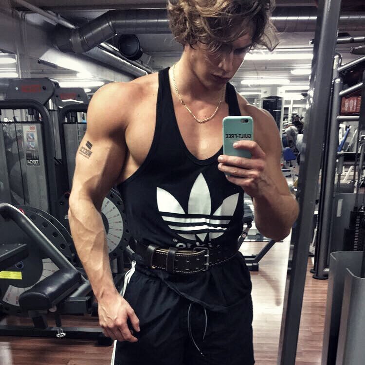beautifulyoungmuscle:Benjamin Ahlblad: long-haired wildboy whom I’d love to fuck