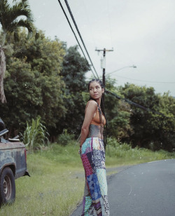 soulprettier:she got the softest, most gentle aura. an aura so prominent u can see