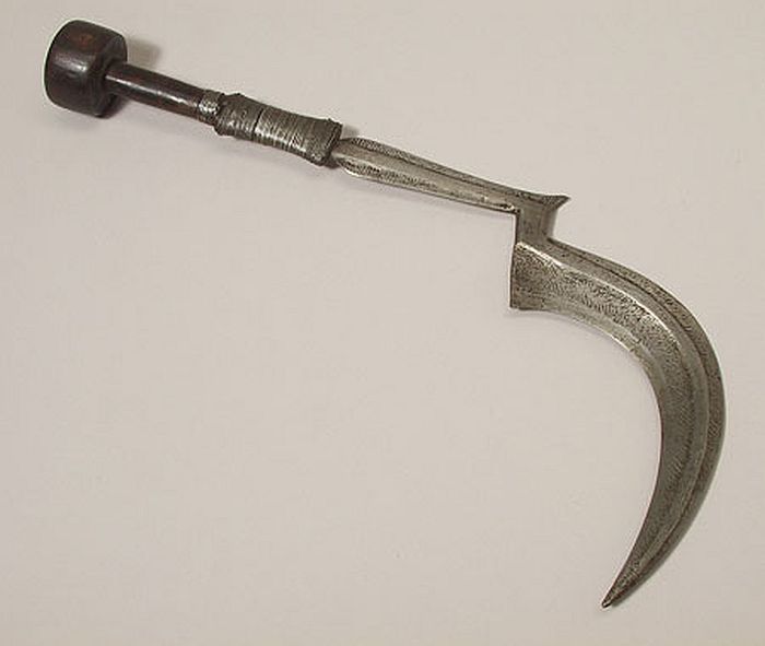 art-of-swords:  Zande KnifeDated: 1858Culture: Zande, BongoMedium: iron, woodMeasurements: