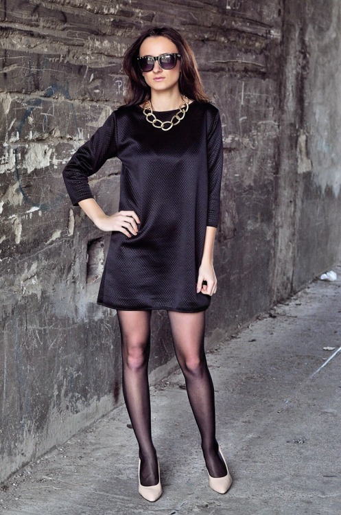 fashion-tights:  Little Black Dress
