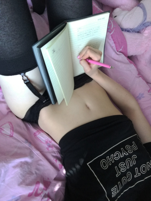 cutiethingywingy:  I’ve got a blank space babyand I’ll write your name