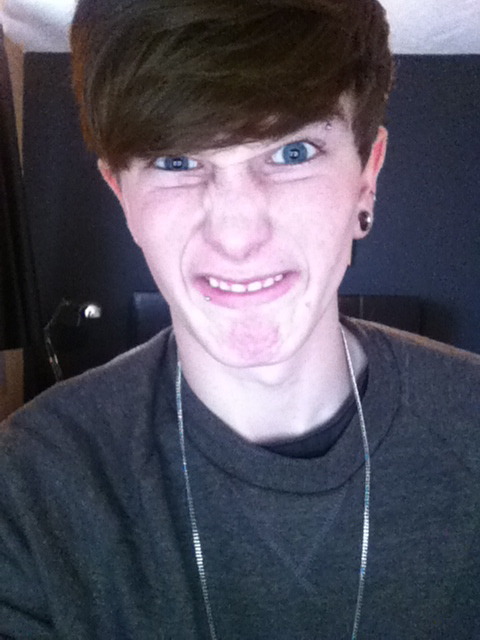 immortal-adolescents:  boredddd