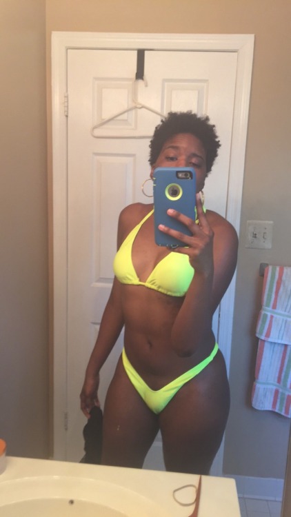 uhohnova:  Comfortable in my own skin. The sun about to bless me real soon. Now let me enjoy my summer.