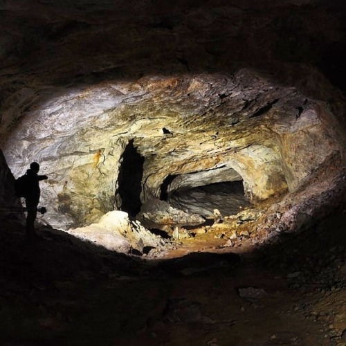 Abandoned gypsum quarries near the village of Ivangrad, Donetsk region. photo by @dmitriyantemov_ua