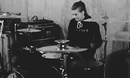 gxlgadot: all the ladies meme: [4] lady musicians → lynn gunn“this morning i