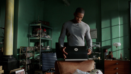 Del’s apartment in I, Robot (2004)