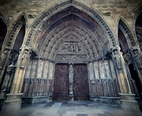 esmitierra:  Leon Cathedral, Castile and Leon, Spain. VIA. 