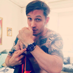 king-hardy:  Photo from Leila Shirazi it’s gifting time. See what I did there? aha. tomhardydotorg