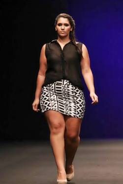 planetofthickbeautifulwomen:  Ludimilla Holanda @ The Fortaleza Fashion Week 2013   Nice thick beauty