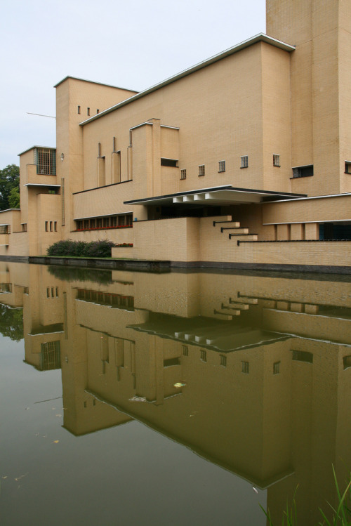danismm:  Dudok’s Hilversum Town Hall, The Netherlands   1928-1931   