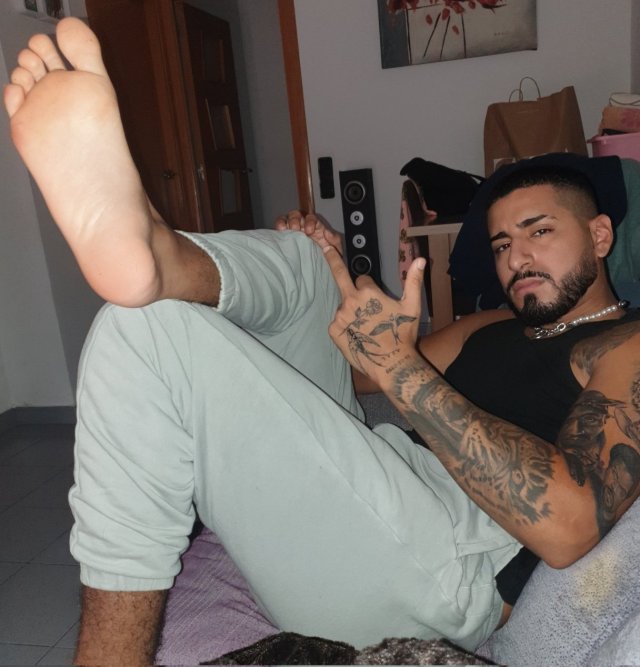 hotmenandfeet: