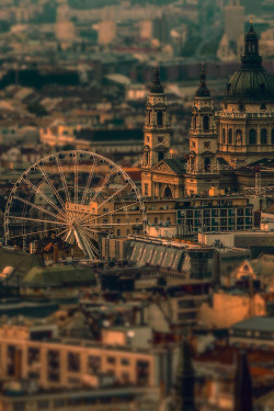 plasmatics-life:  Budapest - by Lamos Krisztián