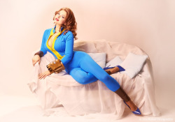 cosplayblog:  Vault Dweller (in pin-up style) from Fallout 4     Cosplayer: RGTcandy [VK | TW | YT] Photographer: Makar Vinogradov 