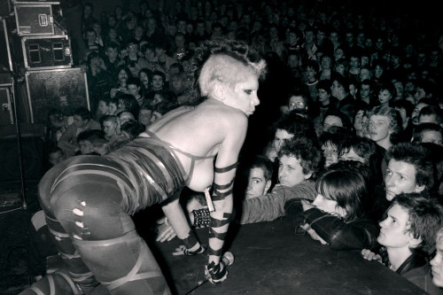 theunderestimator: Wendy O. Williams of The Plasmatics, Markthalle, Hamburg, 1981 (photographed by I