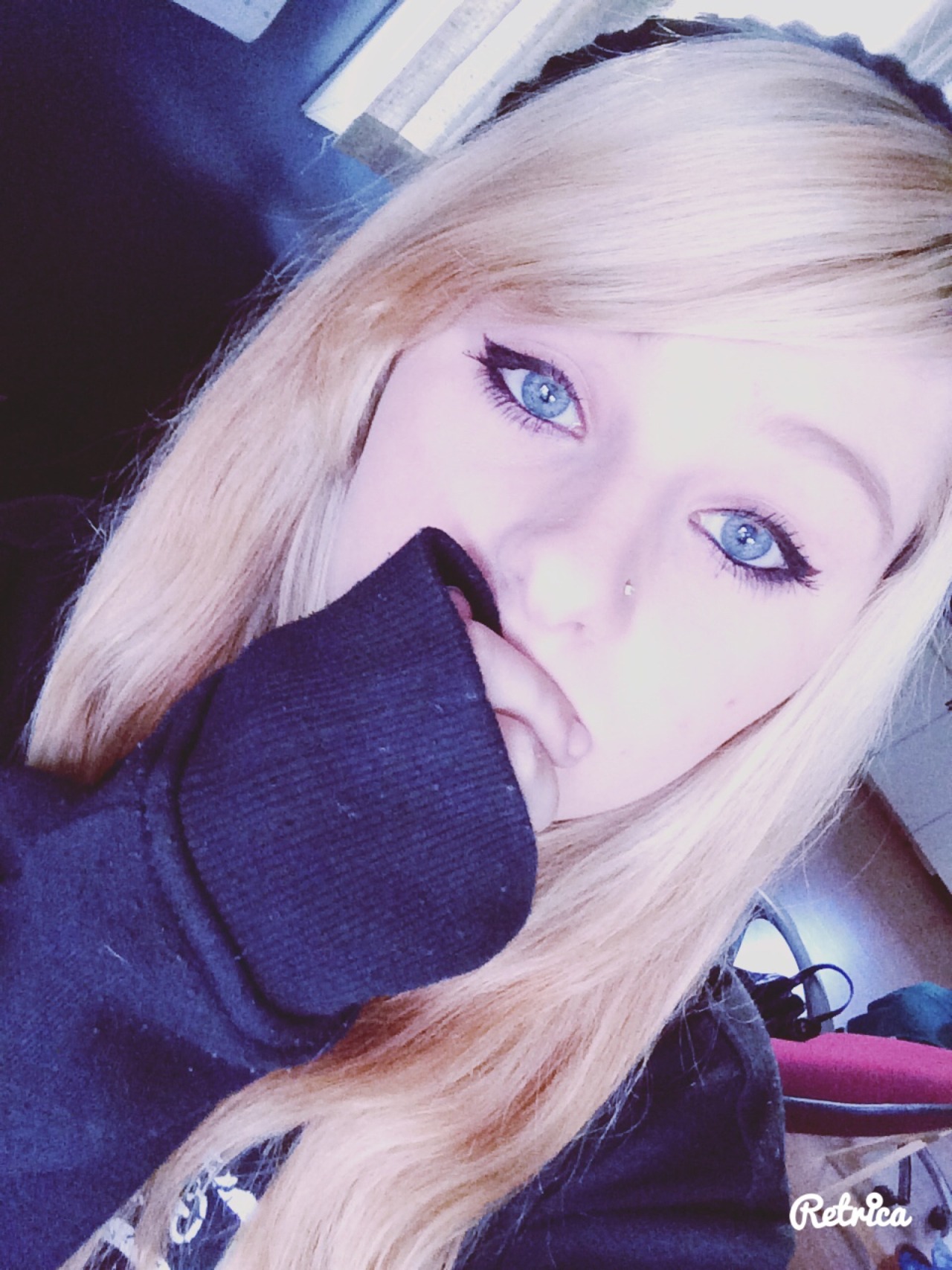 cool-scenegirls:  My fave selfies ✌️