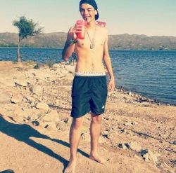 Zorrawhore:  Se Llama Leandro Tiene 17 Es De Argentina Es Hermoso😍😍 Con Una