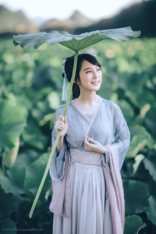 mingsonjia: 清凉一夏 by 疯子 mingsonjia: 清凉一夏 by 疯子 Hanfu (han chinese clothing) - inspired outfit from 川