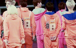 qorea:  kris &amp; sehun @ idol sports 