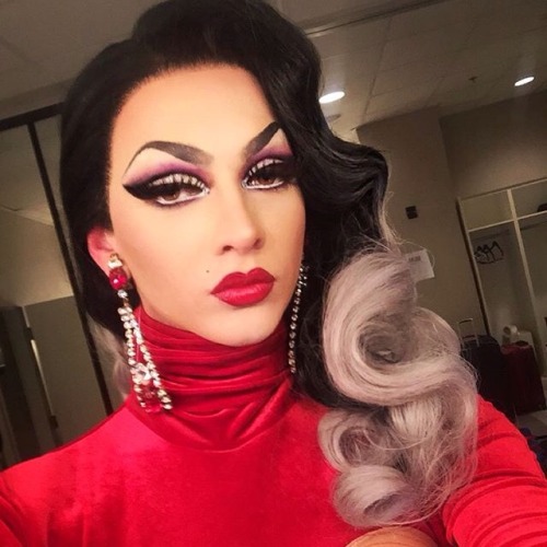 naomismallstbh: ♡ violet chachki icons ♡ please like/reblog if using! credit is not necessary :-)