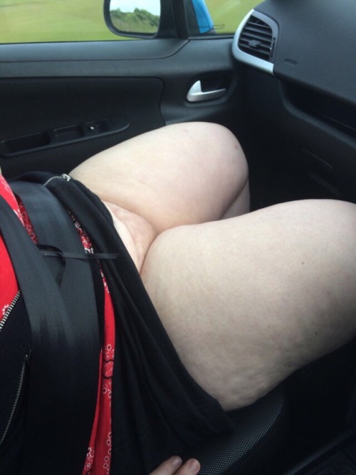 cougarcub23:  jedrick1201:  Wife flashing truckers who would like a go on her?? Reblog if you would let her suck you off  I wanna do more then let her suck me off