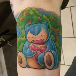 gamerink:    Snorlax tattoo done by @templemax.