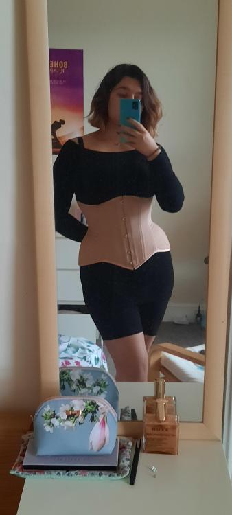 bustiers-and-corsets:  First corset ever from Morgana femme couture! Already looking into buying another… what an expensive passion ive gotten myself into!
