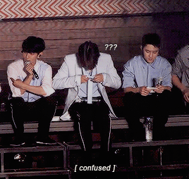 dazzlingkai:Jongin struggling with tying his blouse and asks Kyungsoo for help