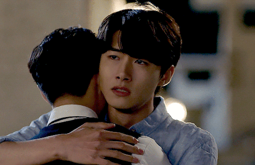 -Did You Do It? Hey, Jeon Jeha!-Anyway, Our Dad Has A Lot Of Money. My Mom Remarried Him For That Too.-That's