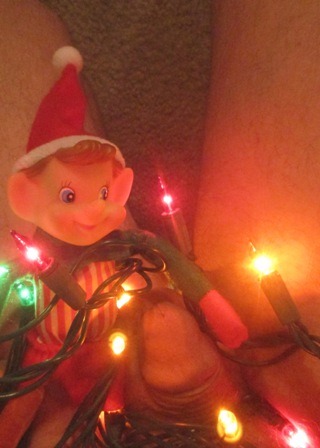 tallbodsmallrod: You may have heard of Elf on the Shelf where a scout elf reports to Santa and ends 