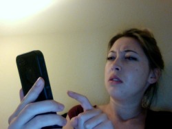 laugh-addict:  merosse:  this is my “how every person abpve the age of 40 looks at a cell phone” face  via laugh-addict!