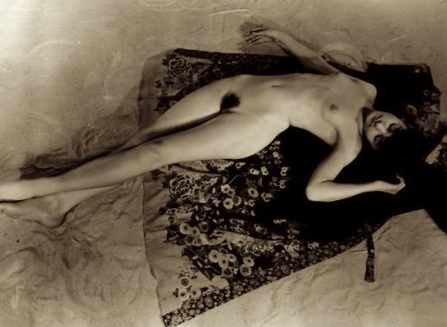 fragrantblossoms:  Margrethe Mather [?] by Edward Weston - Redondo Beach CA 1923