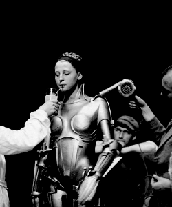 cinyma:  Filming Metropolis, 1927. 