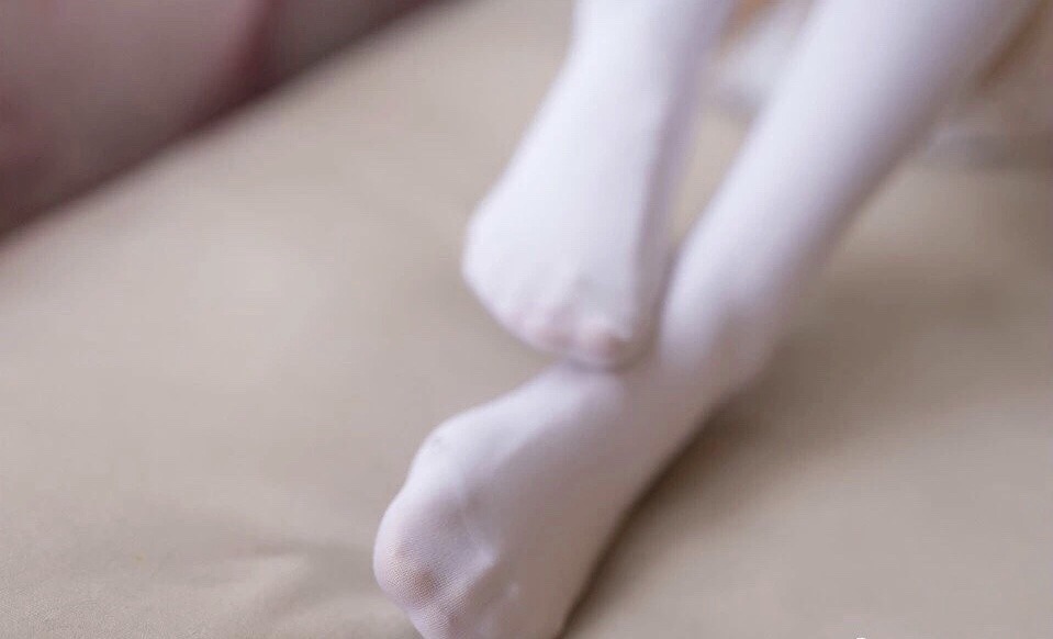 pantyhose feet