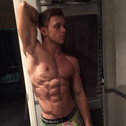 tripltap:  Gymspiration with Steven Simmons