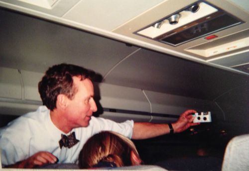 aunteeblazer:itsbrice:stunningpicture:I met Bill Nye on a plane in 1999. Here he is inventing the se