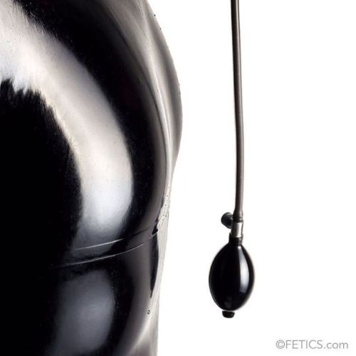 Inflatable silence #latexplay #latexfetish #fetishlife #fetishart #fetishphotography #latexlover #sh